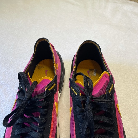 Nike Waffle One Sneakers Pink Yellow - Picture 6 of 11